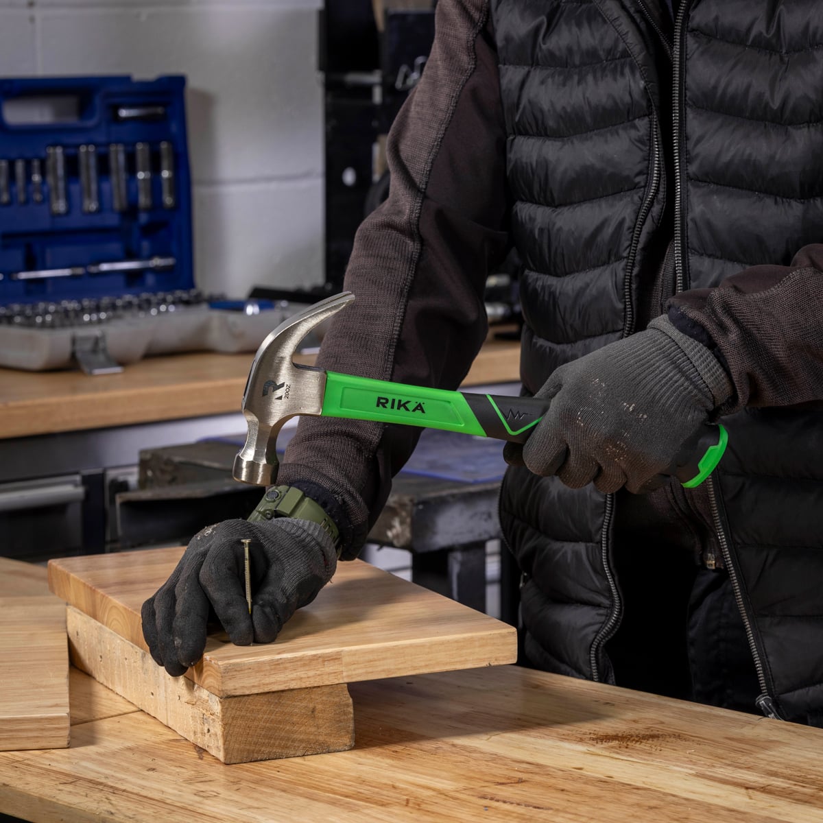 Rikä 20oz Fibreglass Claw Hammer with Soft Grip Handle